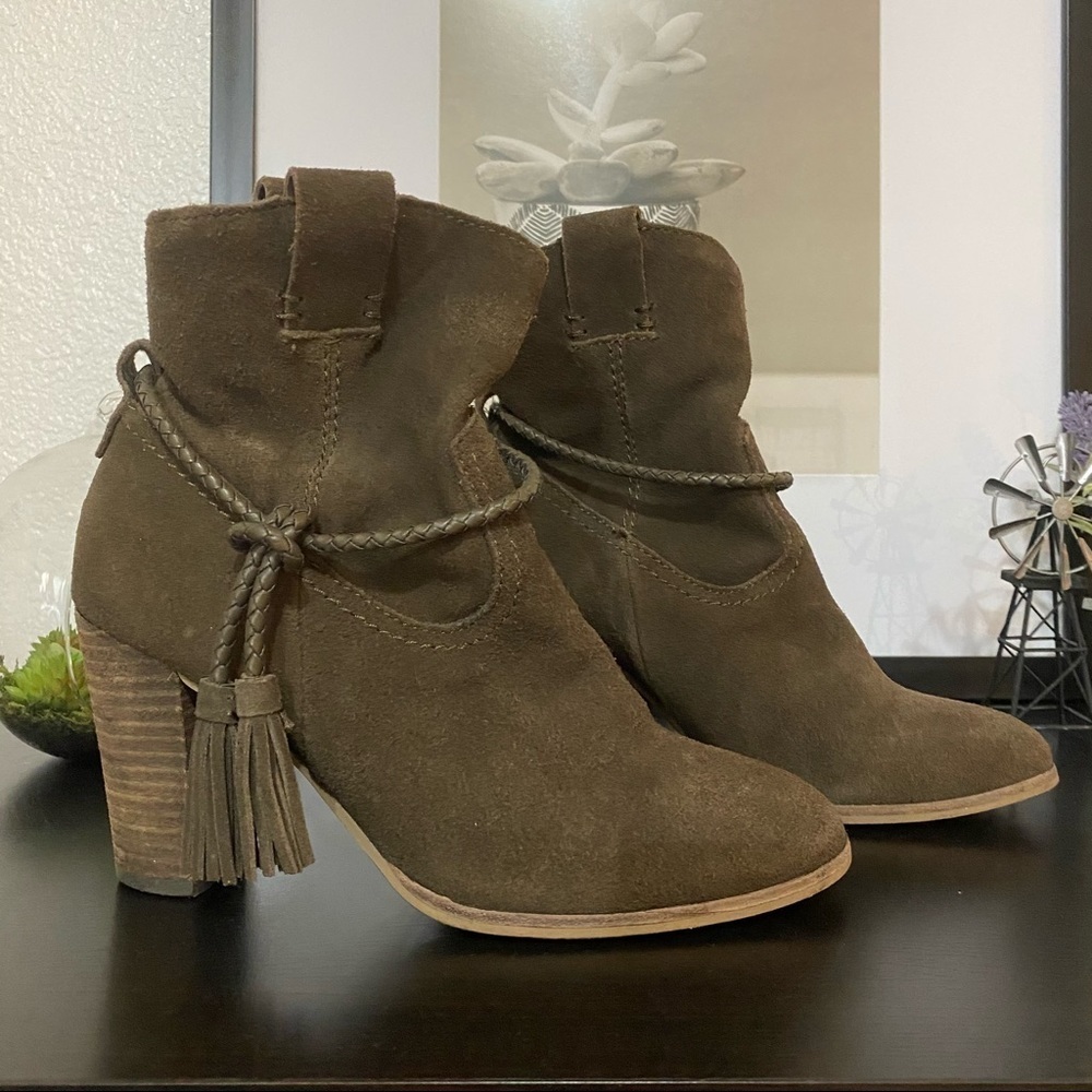 Dolce Vita | brown suede tassel booties